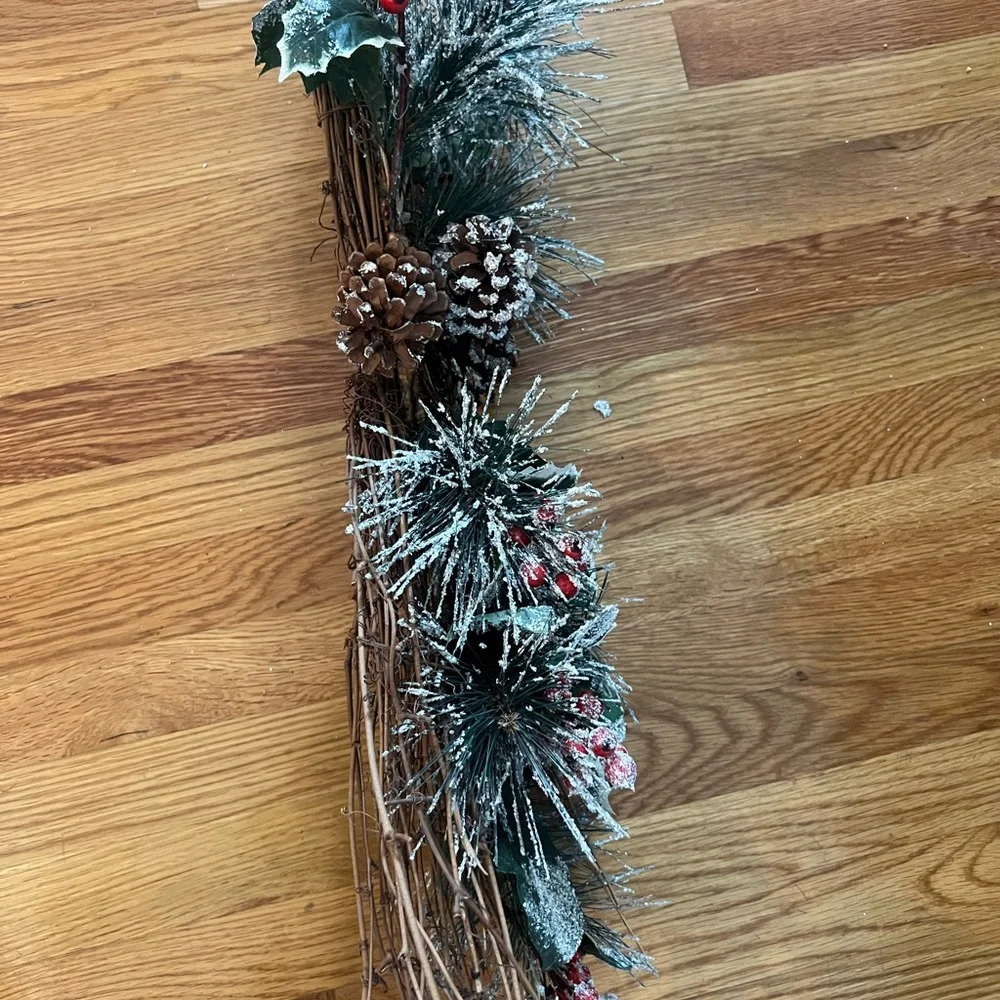 Source Unknown Holiday Wreath with Red Berries and Pinecones